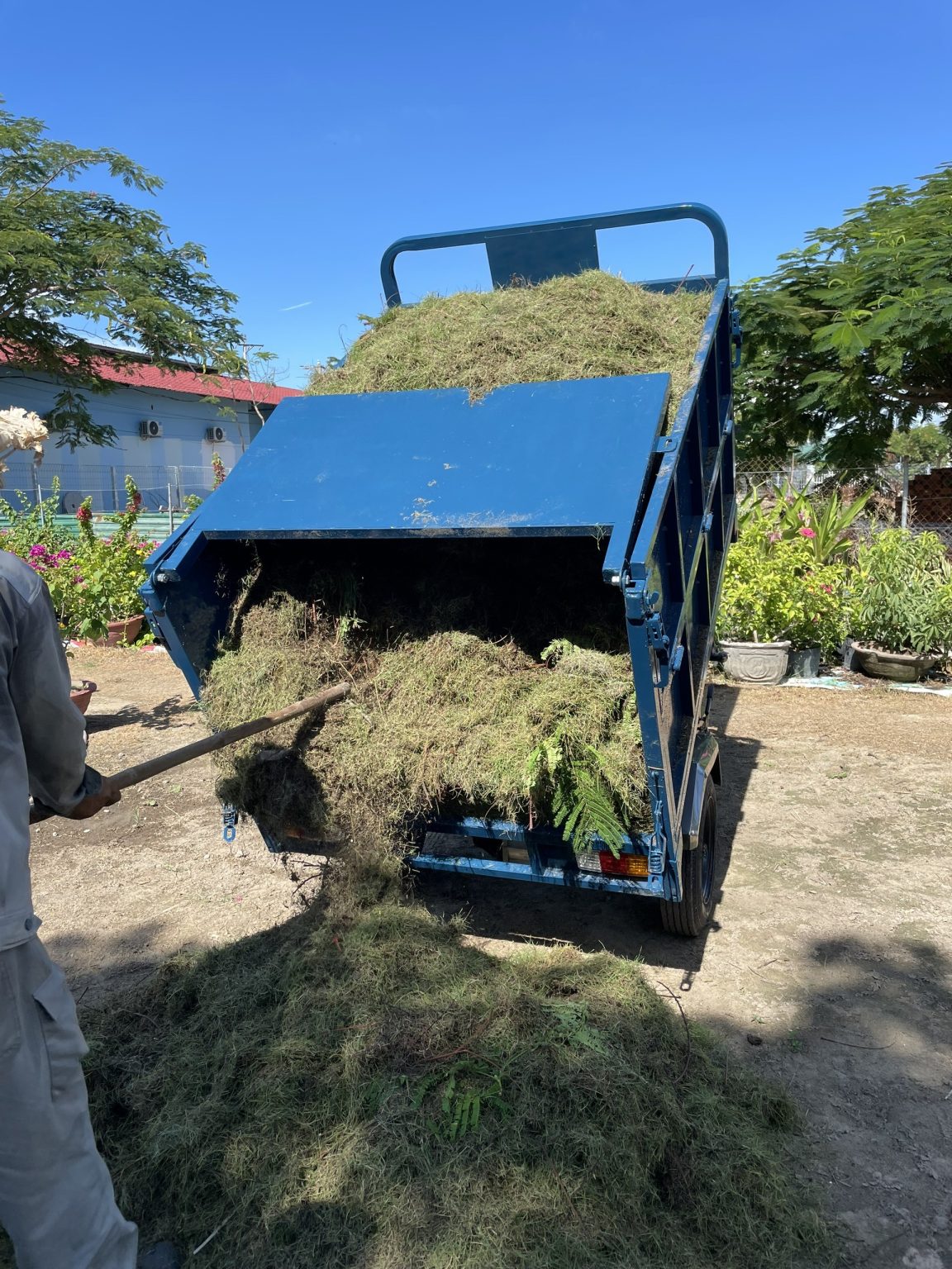 xe dien 3 banh cho rac thung 1 5 khoi 03