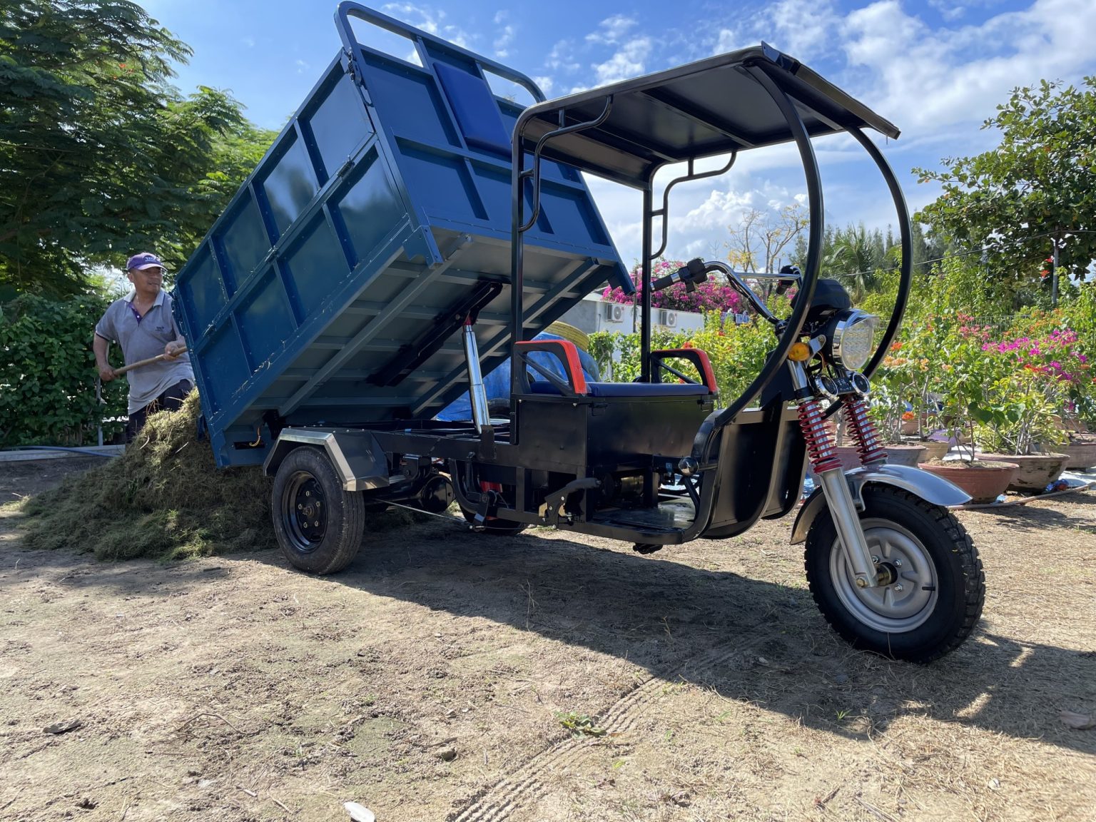 xe dien thu gom rac do thi 1500l 02