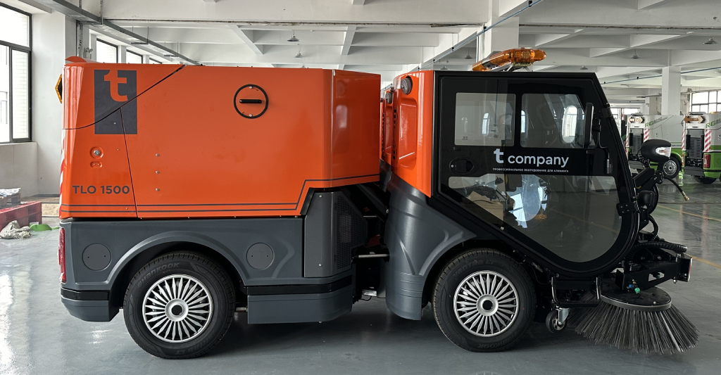 xe quet duong rg 8240 02