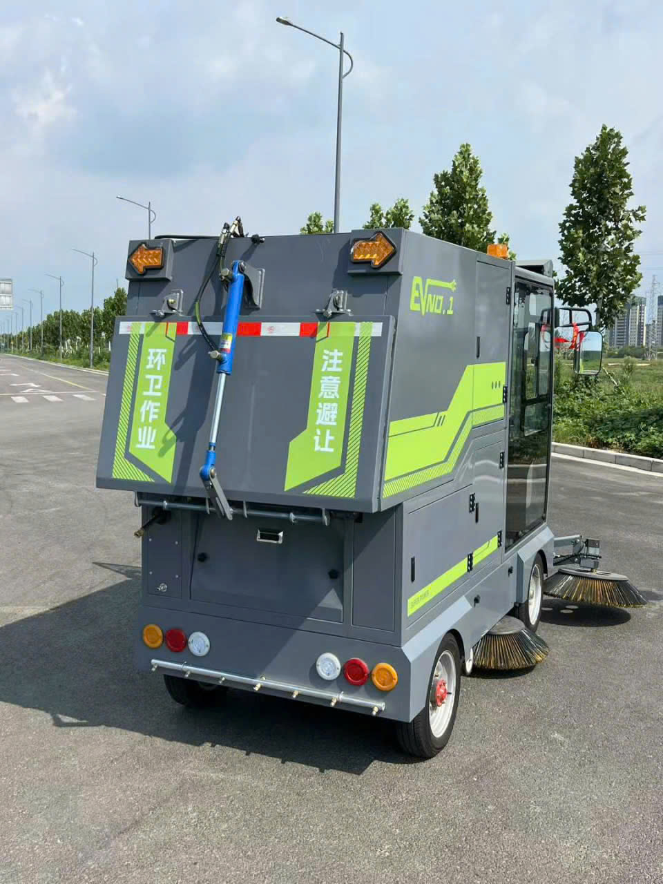 xe quet rac tu do 880l 3