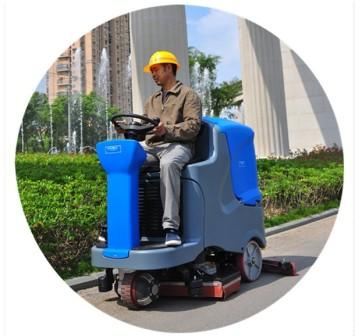 máy chà sàn ngồi lái